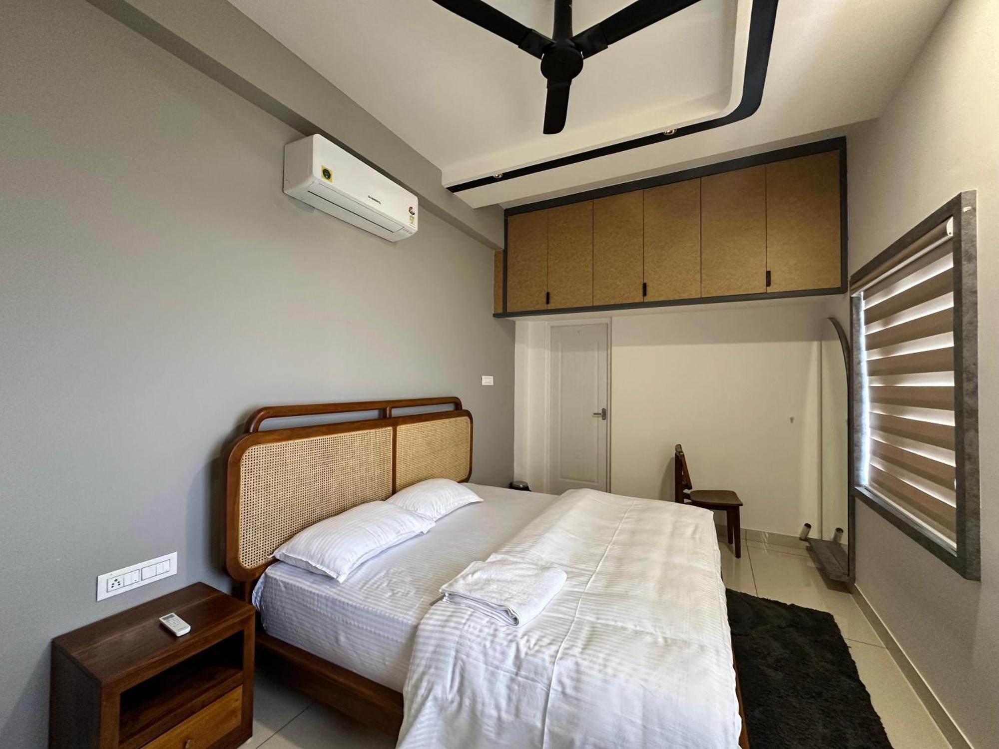 Thulasi Avenue Inn Pollāchi Exterior foto